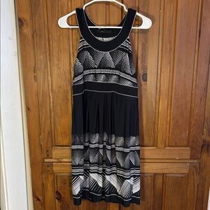 BCBG MaxAzria Women’s Black and White Patterned Sleeveless Dress Size Medium